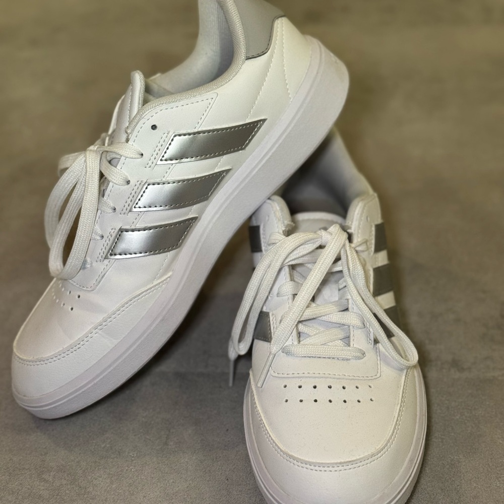 adidas Women's Sneakers White and Silver